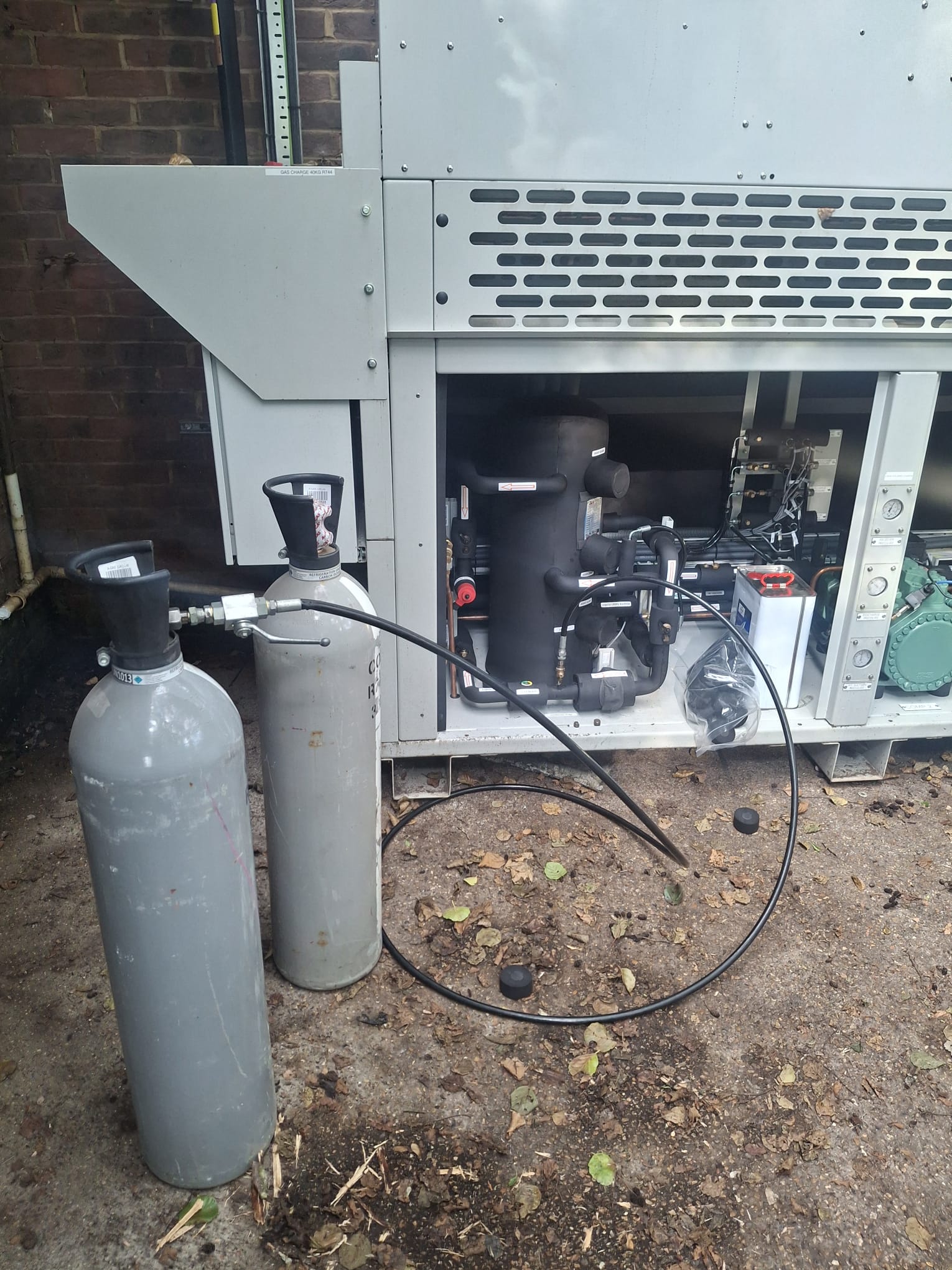 Pressure test & gas charge
